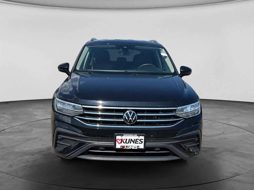 Used 2023 Volkswagen Tiguan SE AWD/4WD image 3