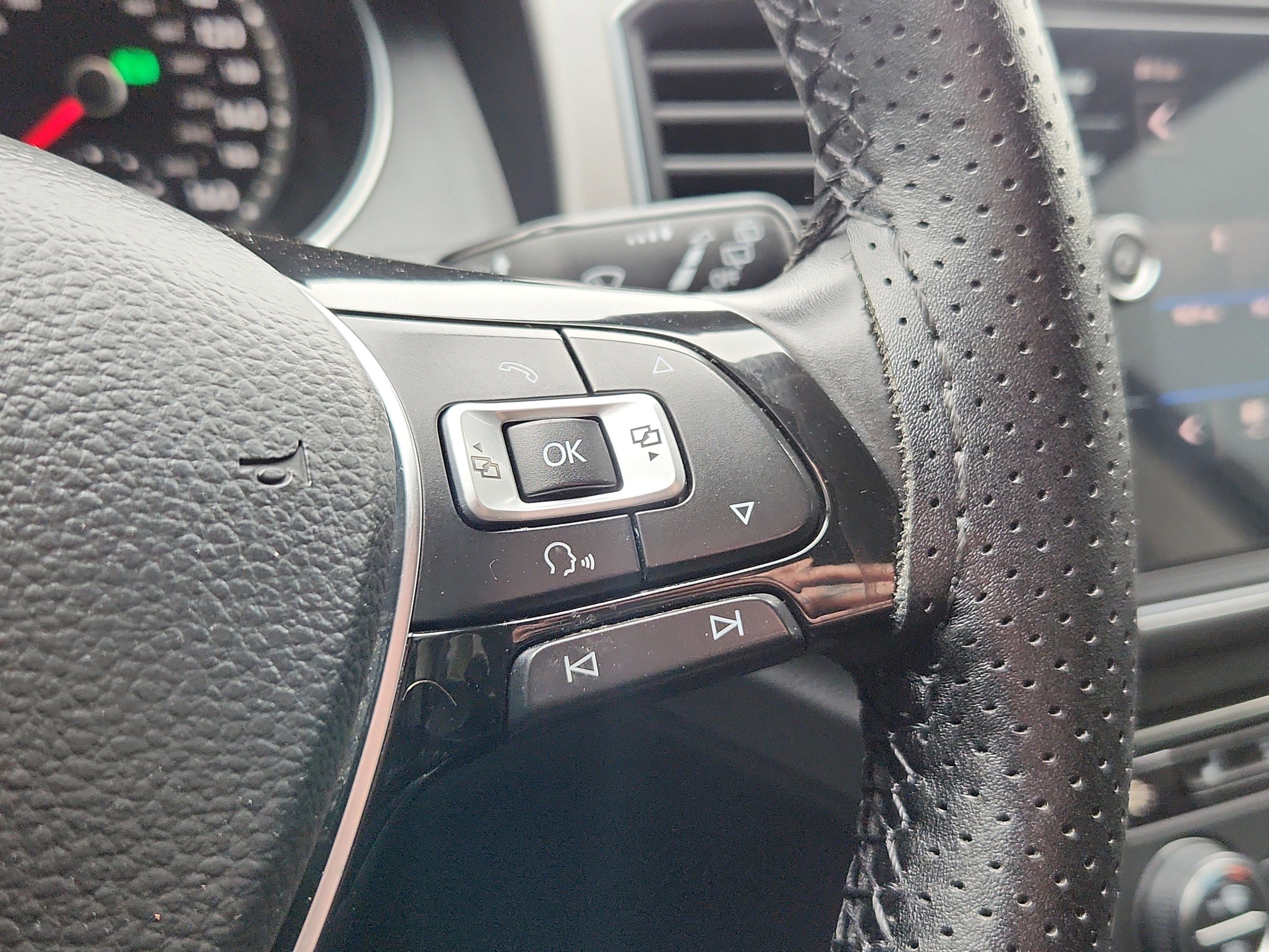 Used 2018 Volkswagen Atlas SE image 19