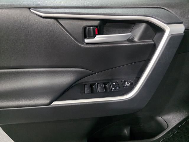 Used 2025 Toyota RAV4 XLE AWD/4WD image 10