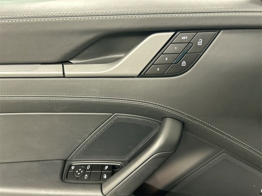 Certified 2025 Porsche 911 Carrera image 14