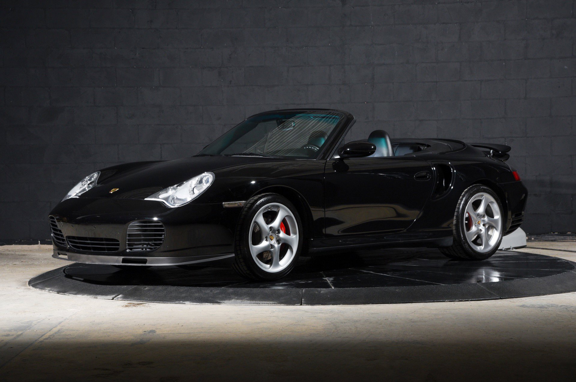 Used 2004 Porsche 911 Turbo AWD/4WD image 2