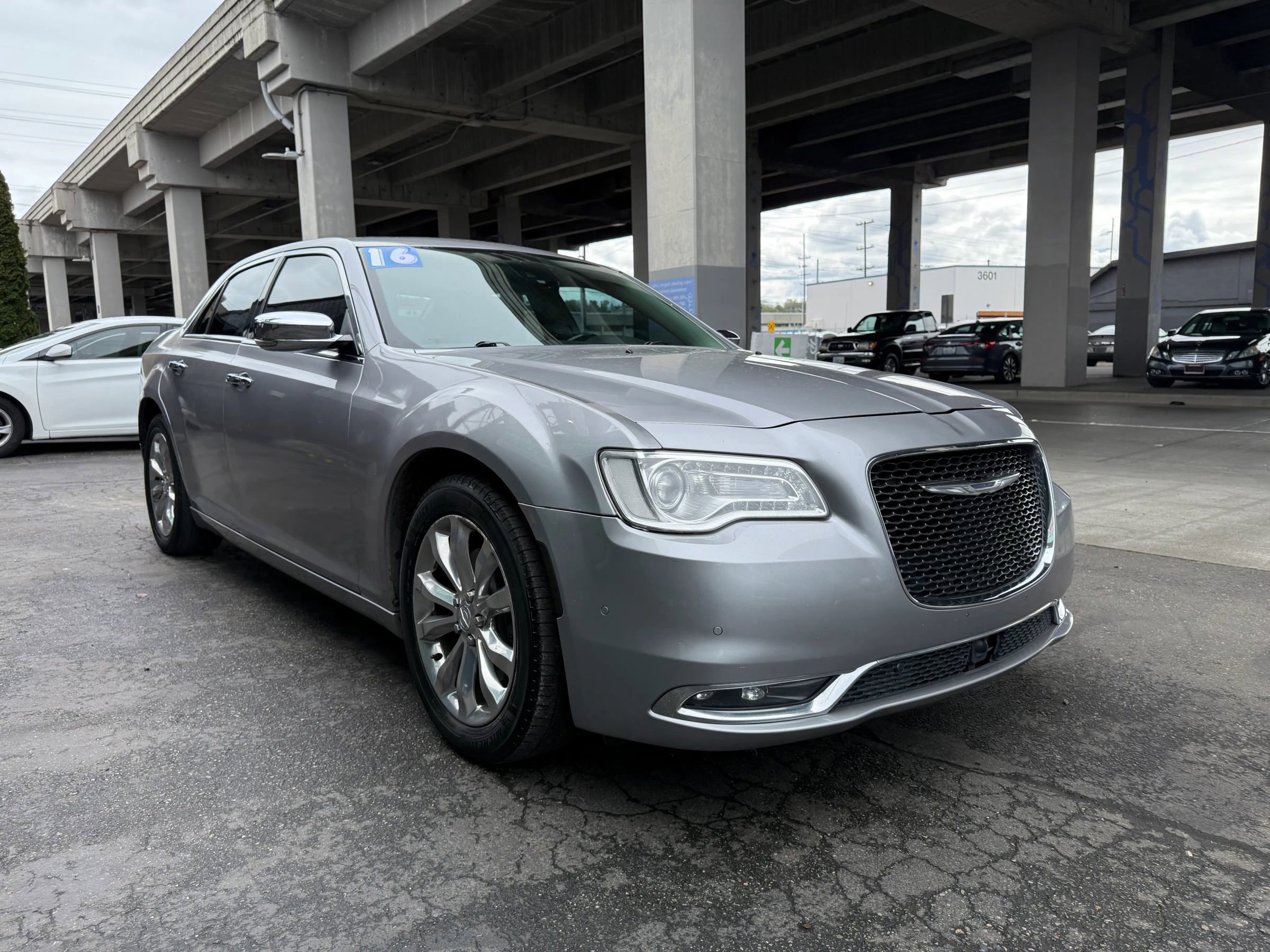 Used 2016 Chrysler 300 C w/ Safetytec Plus Group AWD/4WD image 3