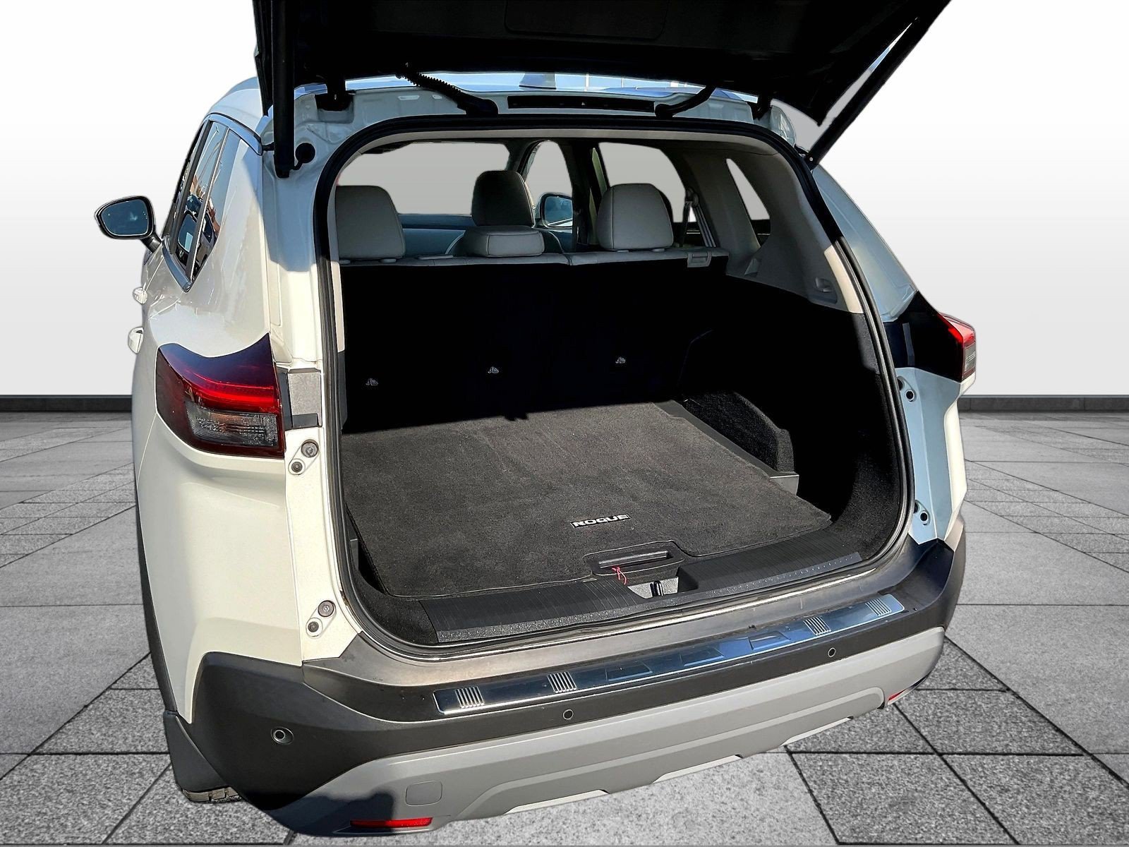 Used 2023 Nissan Rogue SV w/ SV Premium B Package AWD/4WD image 9