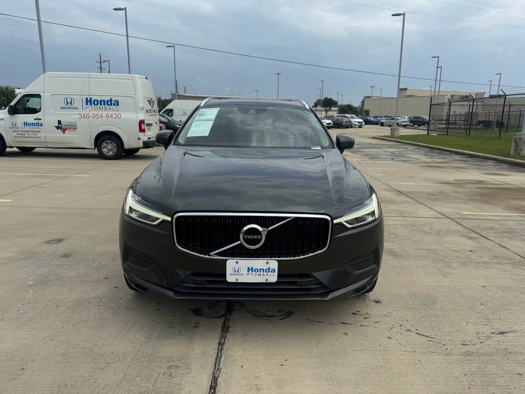 Used 2019 Volvo XC60 T5 Momentum w/ Multimedia Package AWD/4WD image 3