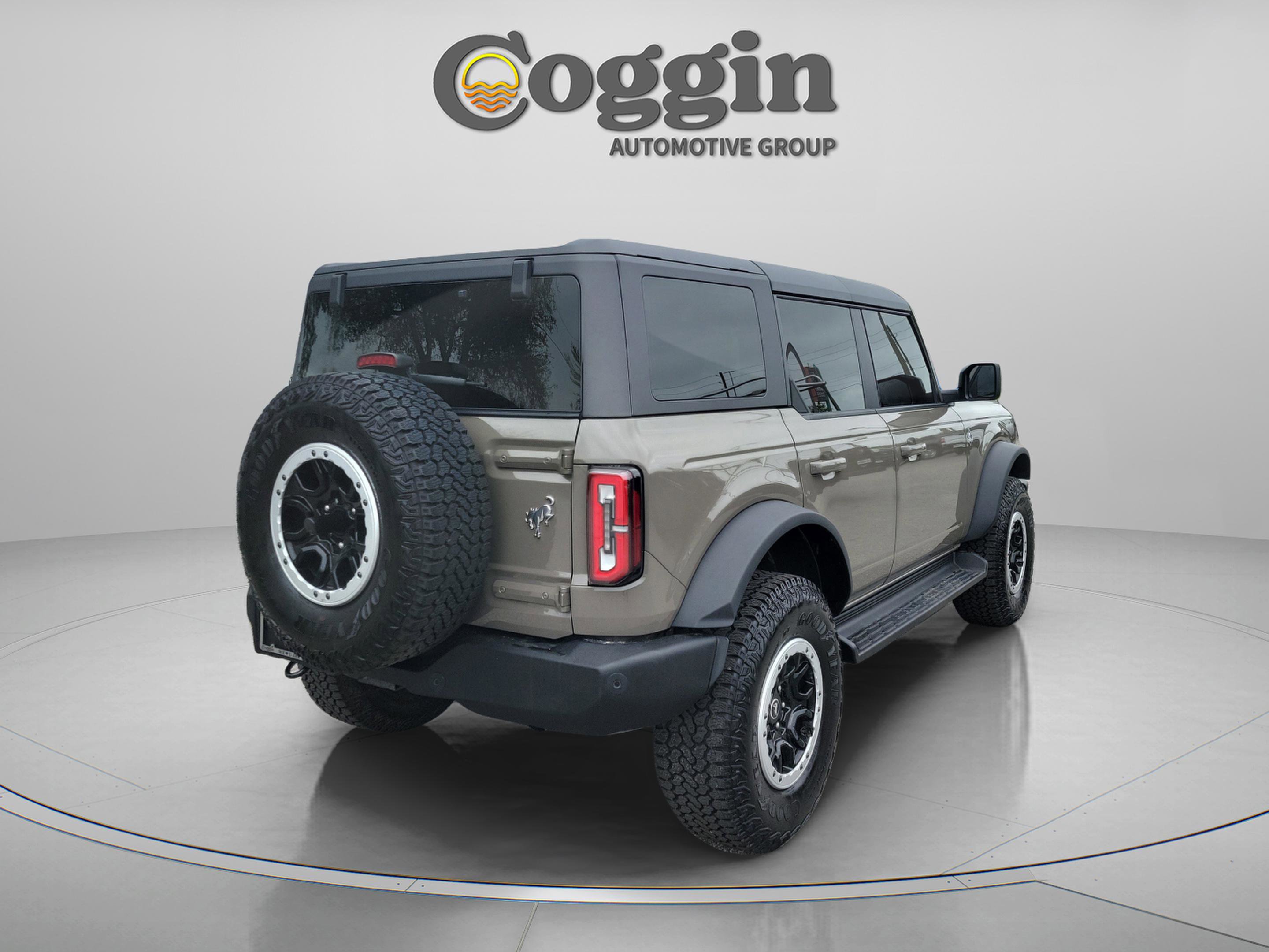 Used 2025 Ford Bronco Outer Banks w/ Sasquatch Package image 3