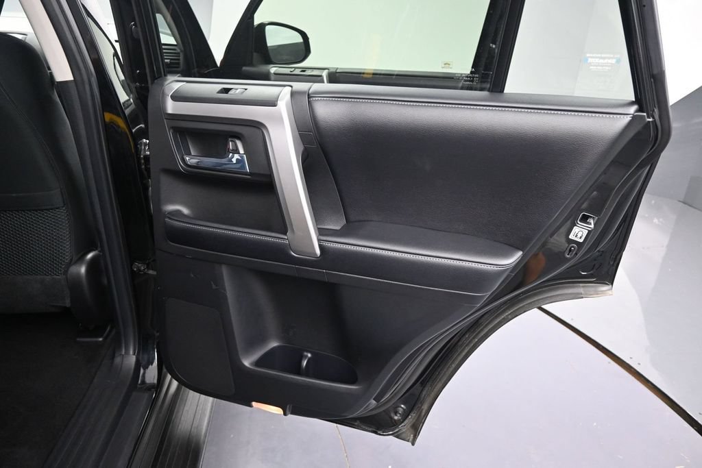 Used 2016 Toyota 4Runner SR5 AWD/4WD image 20