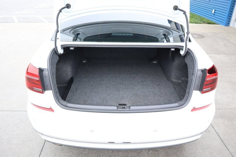 Used 2017 Volkswagen Passat 1.8T SE FWD image 18