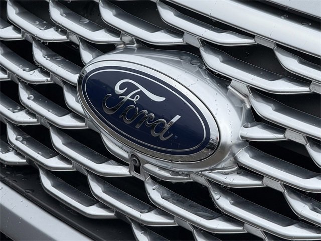 Certified 2022 Ford Explorer Platinum w/ Equipment Group 601A image 27