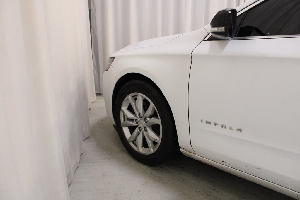 Used 2018 Chevrolet Impala LT FWD image 29