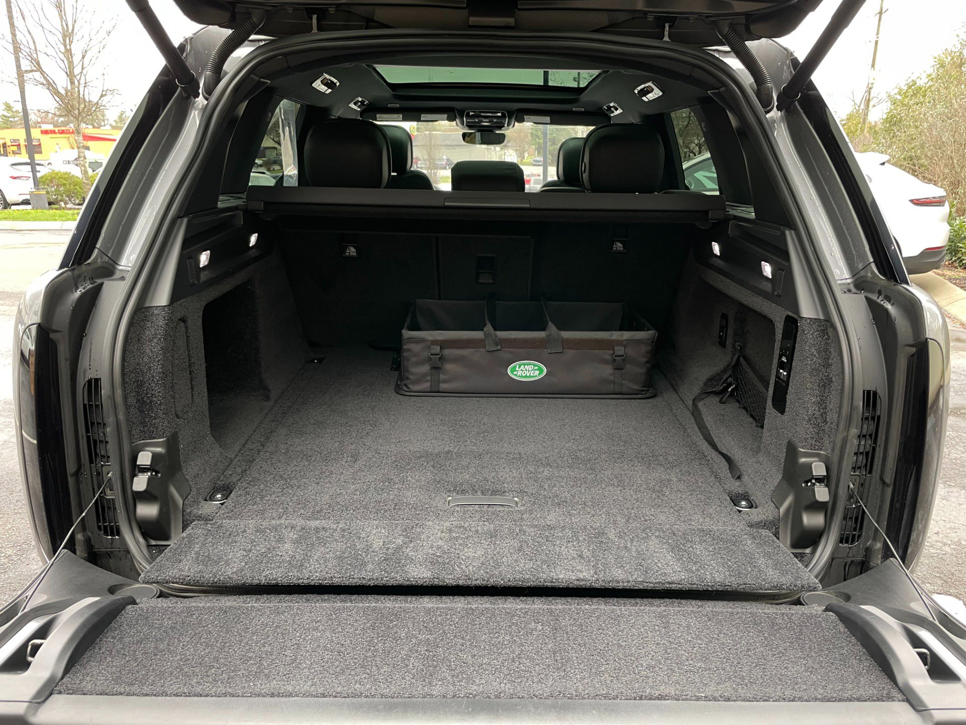 Used 2023 Land Rover Range Rover SE image 34