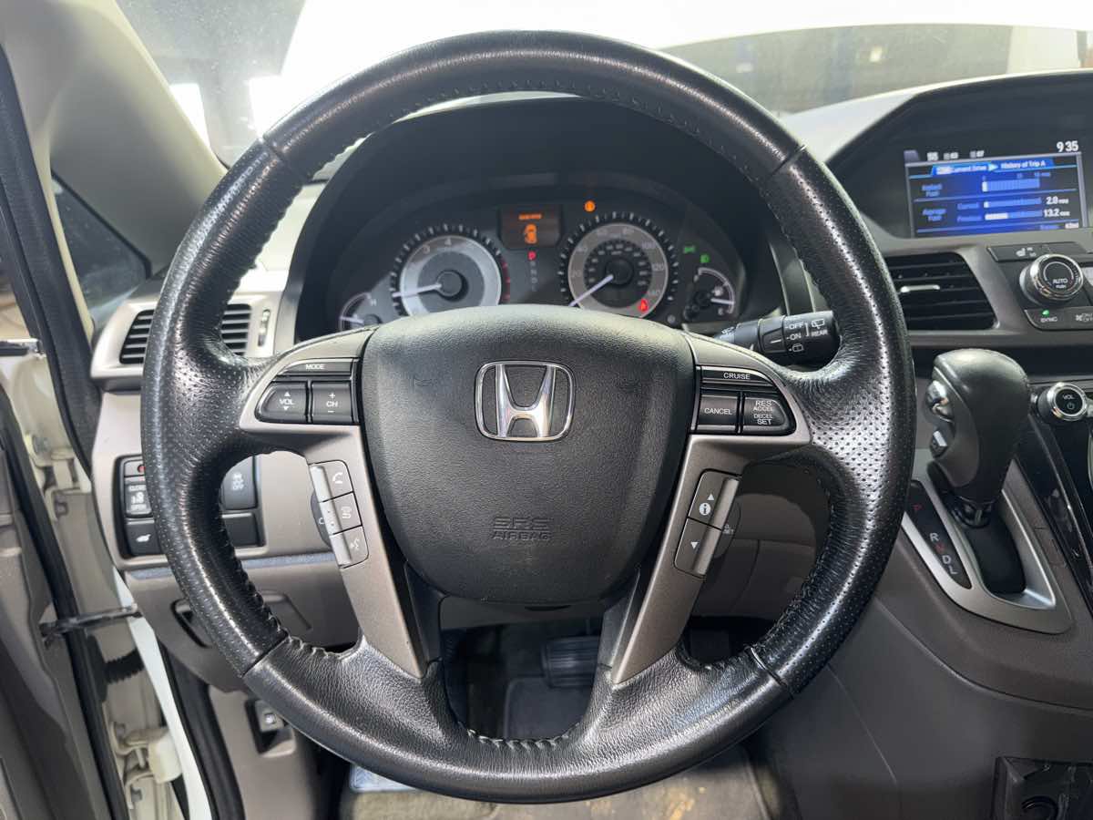 Used 2015 Honda Odyssey Touring Elite image 19