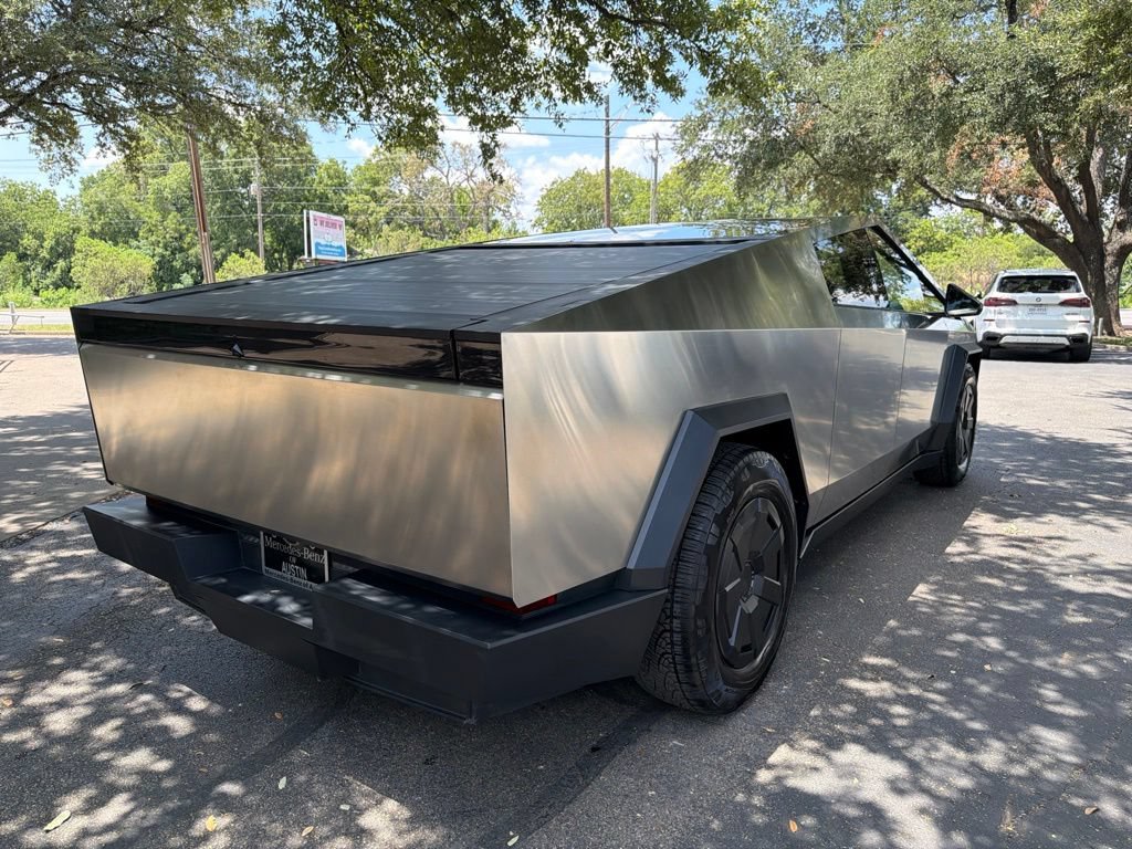 Used 2025 Tesla Cybertruck AWD Crew Cab image 7