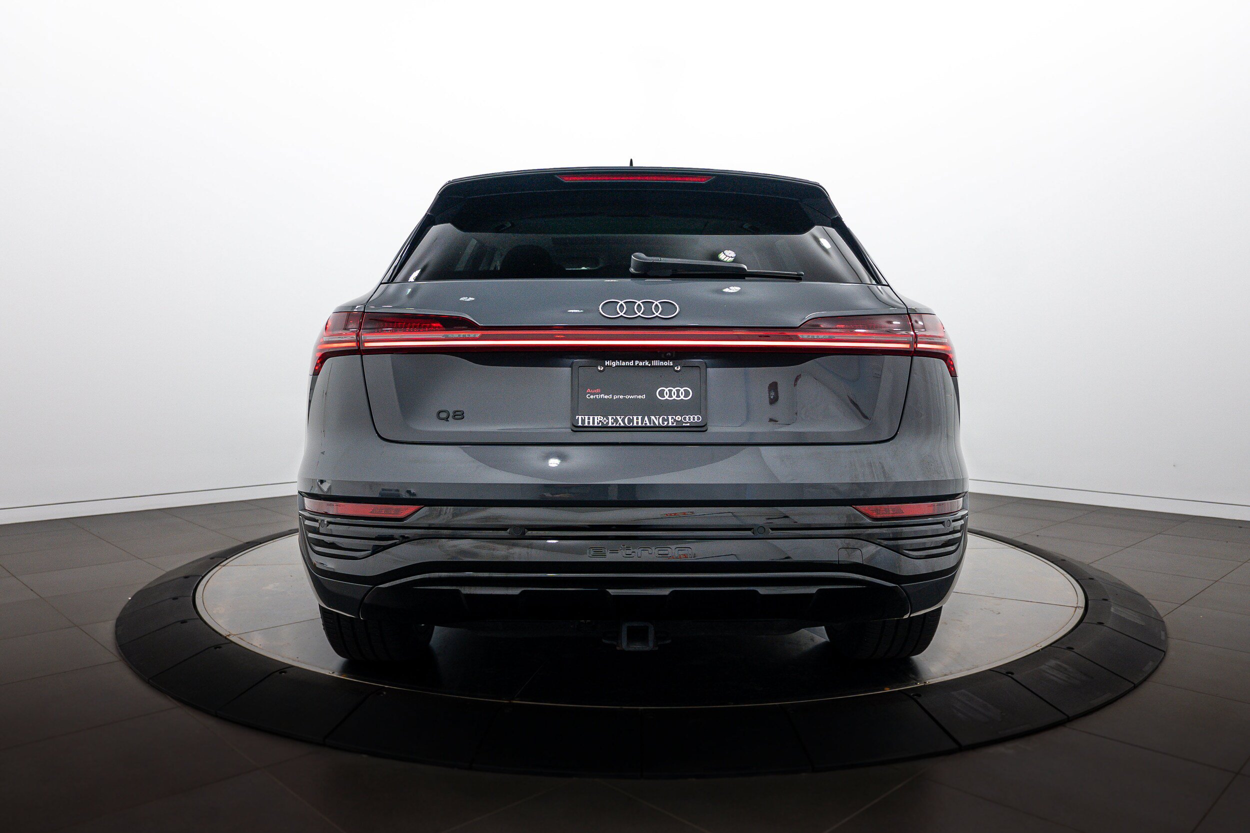 Certified 2024 Audi Q8 e-tron Premium Plus AWD/4WD image 21