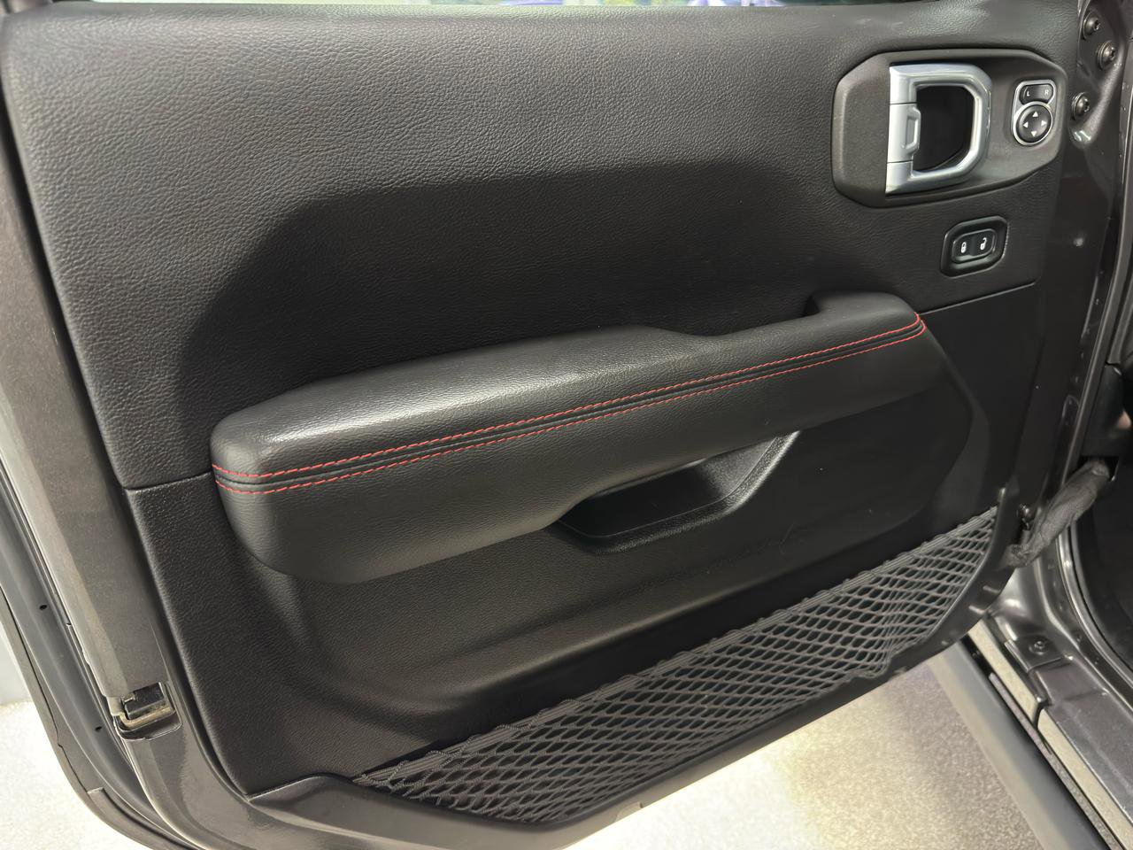 Used 2021 Jeep Gladiator Rubicon AWD/4WD image 14