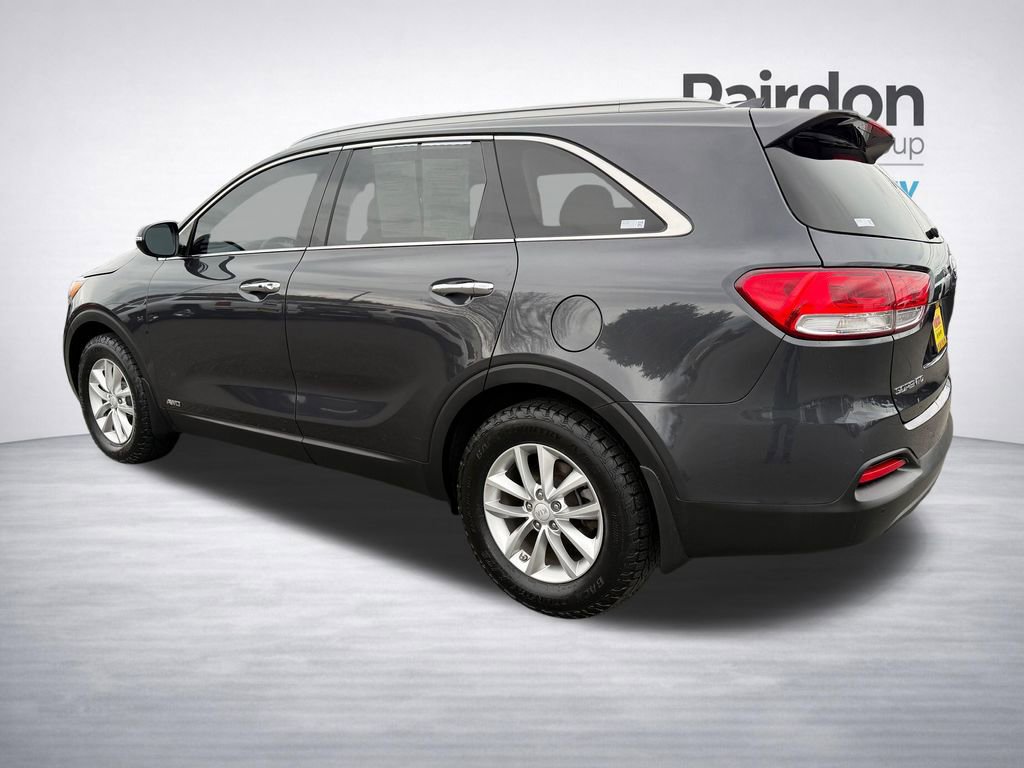 Used 2017 Kia Sorento LX w/ LX Convenience Package image 6