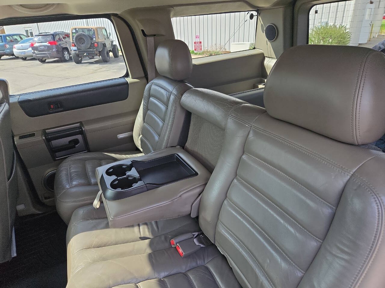Used 2003 HUMMER H2 w/ Preferred Equipment Group AWD/4WD image 26