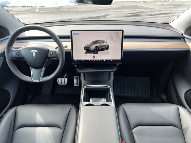 Used 2024 Tesla Model Y Performance image 36