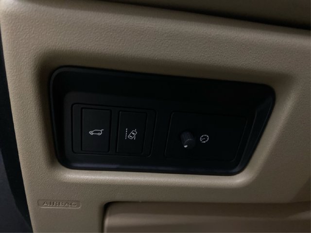 Used 2019 Land Rover Discovery Sport HSE AWD/4WD image 24