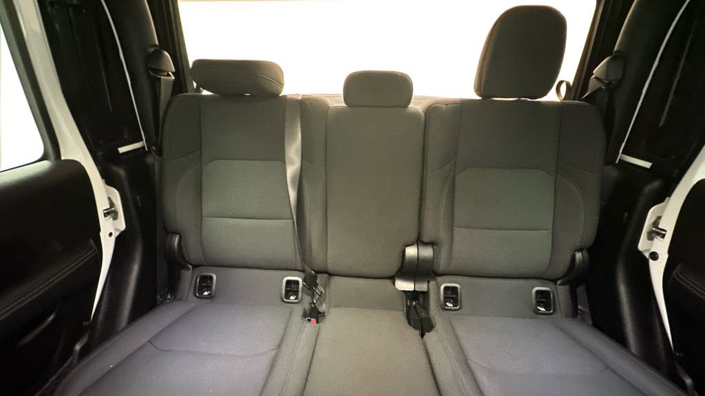 Used 2021 Jeep Gladiator Overland image 14