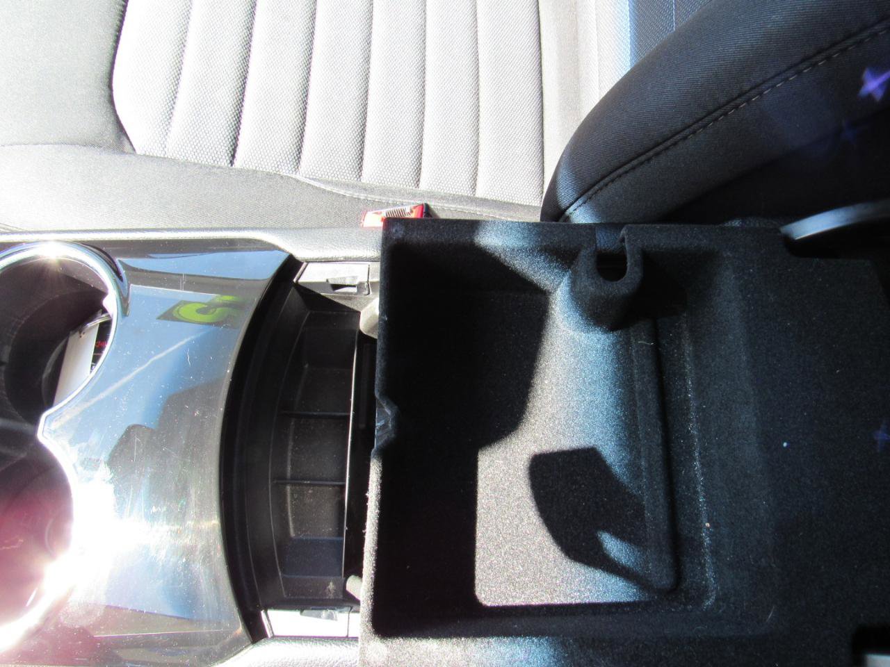 Used 2015 Ford Edge SE FWD image 21