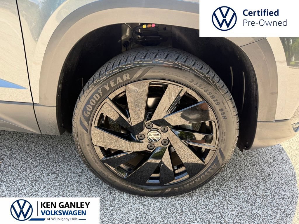 Certified 2023 Volkswagen Taos SEL w/ Black Wheel Package AWD/4WD image 35