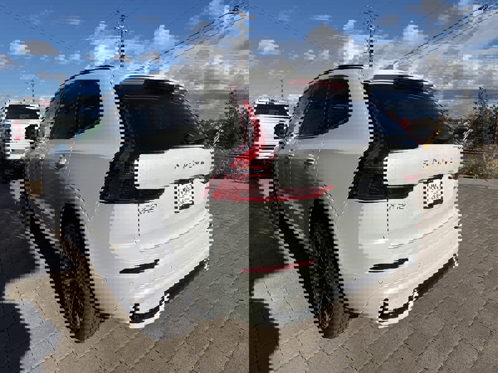 New 2026 Volvo XC60 B5 Ultra w/ Climate Package image 4