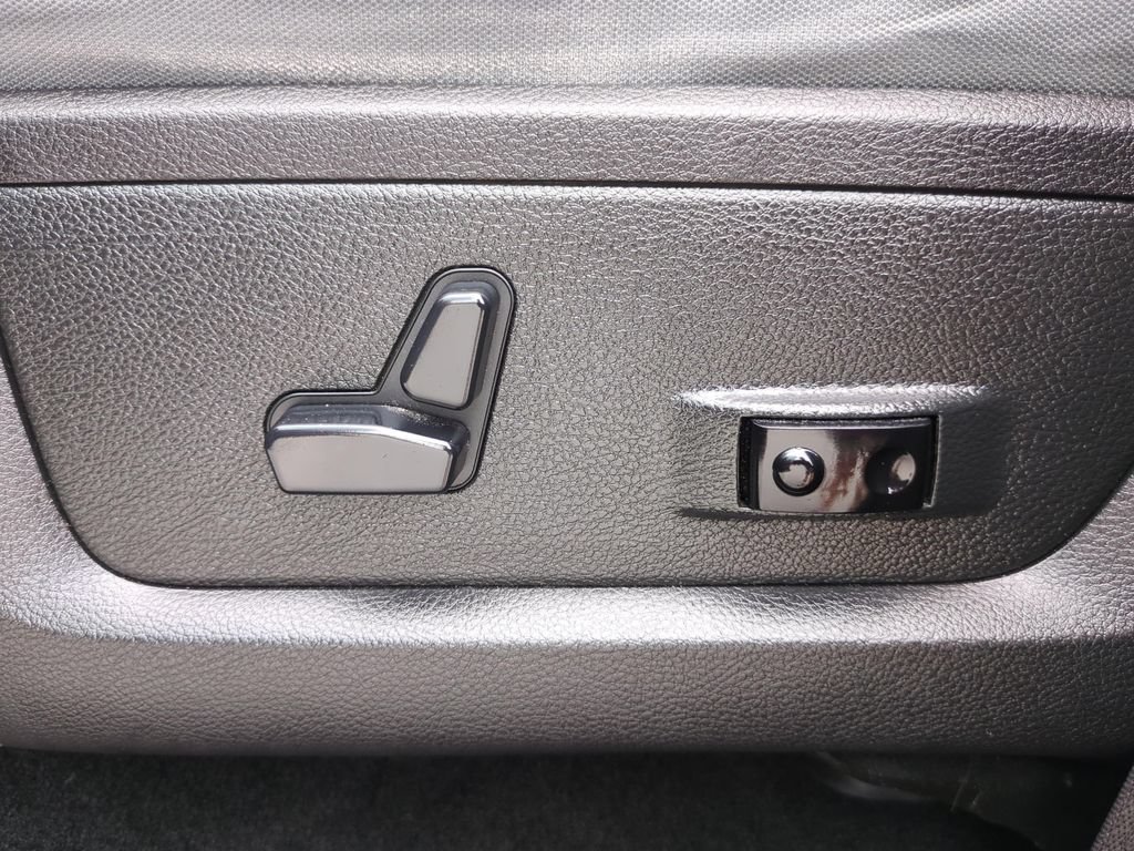 Used 2015 RAM 1500 Outdoorsman RWD image 16