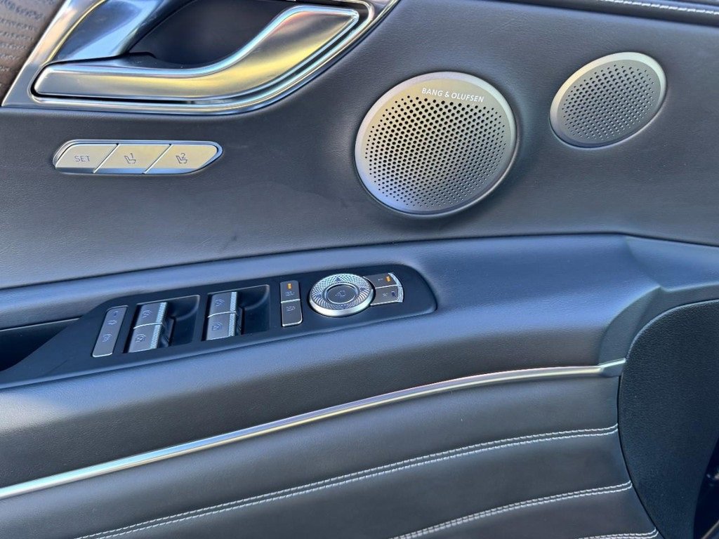 Certified 2025 Genesis GV80 2.5T Advanced image 16