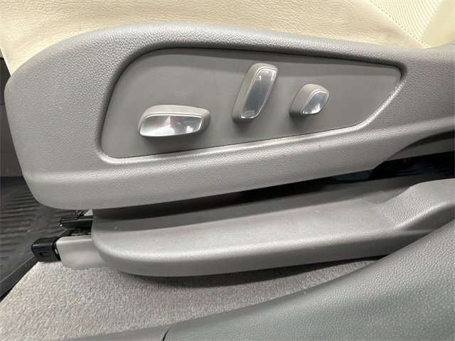 Used 2022 Cadillac XT5 Premium Luxury w/ Technology Package image 12