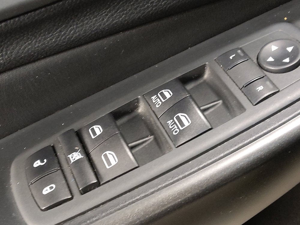 Used 2020 Jeep Cherokee Trailhawk w/ Cold Weather Group AWD/4WD image 27