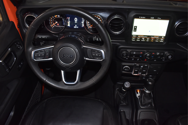 Used 2023 Jeep Wrangler Unlimited Sahara AWD/4WD image 25