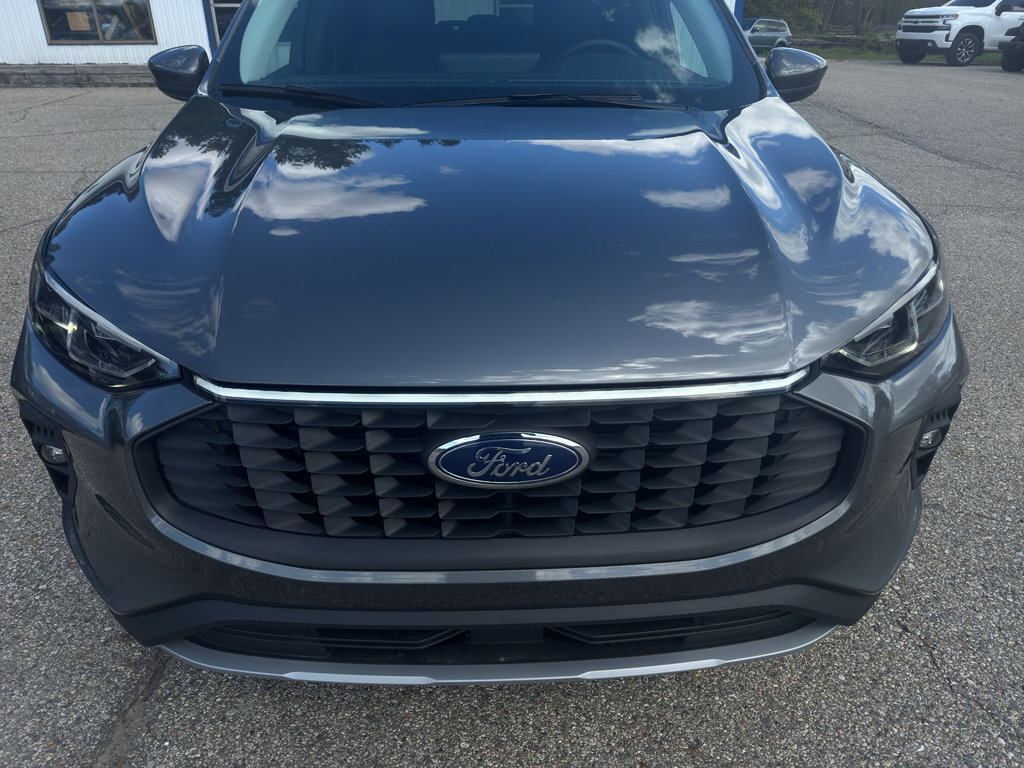 Used 2025 Ford Escape Platinum AWD/4WD image 3