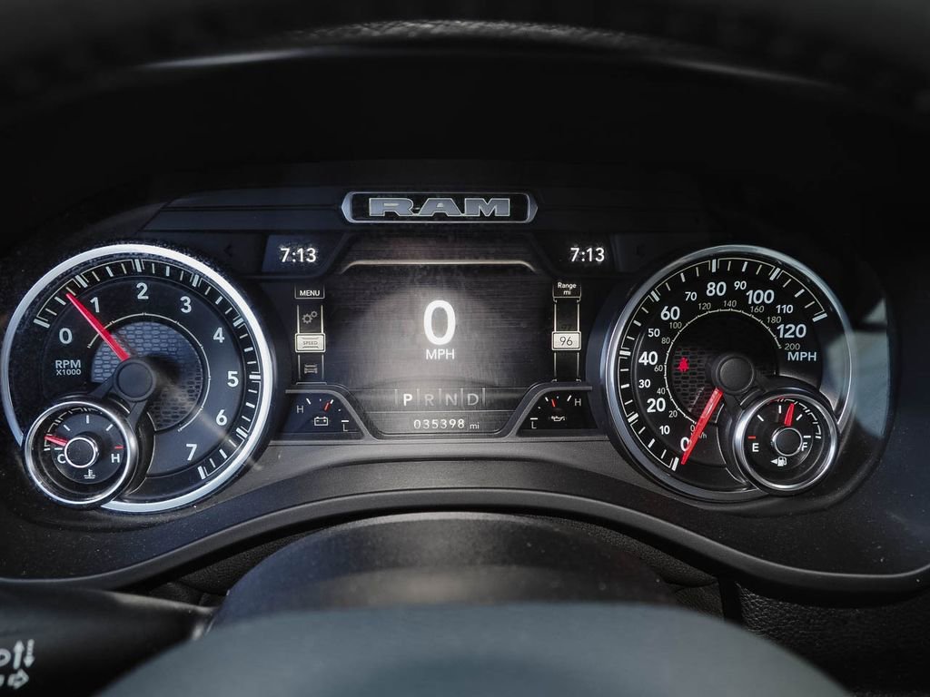 Used 2022 RAM 1500 Laramie AWD/4WD image 11