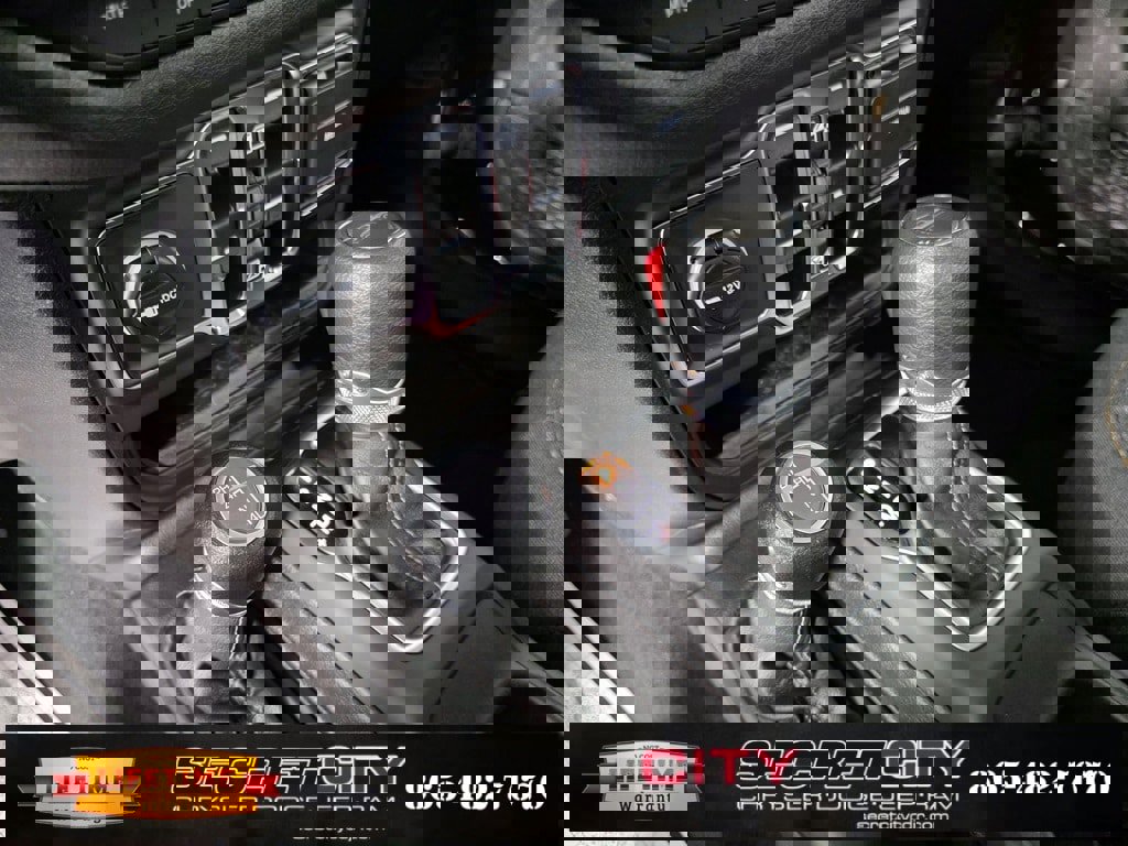 New 2025 Jeep Gladiator Sport image 24