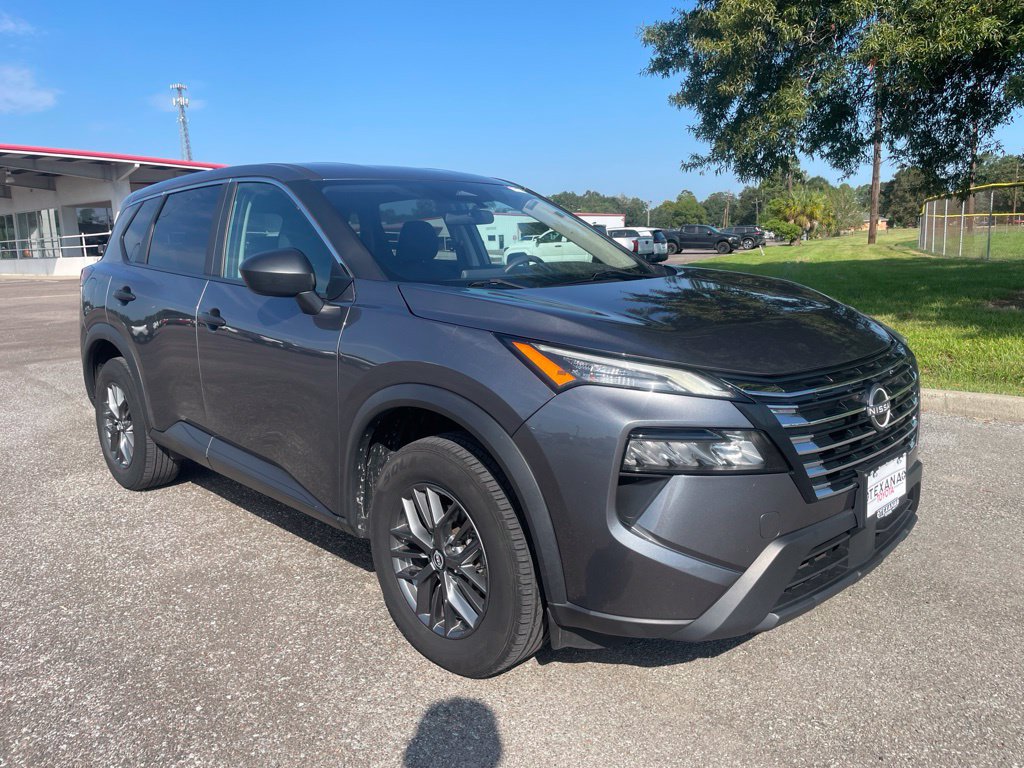 Used 2024 Nissan Rogue S FWD image 1