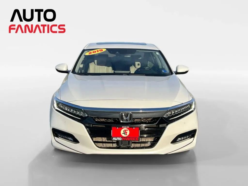 Used 2019 Honda Accord Touring image 9