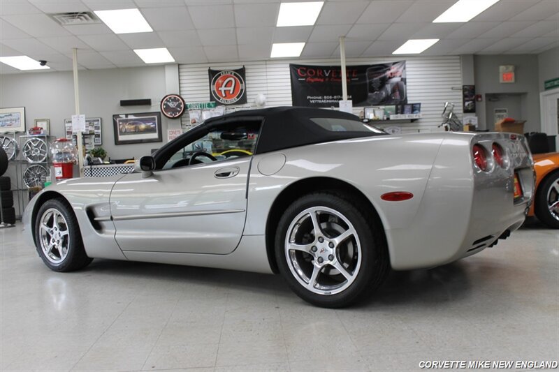 Used 2000 Chevrolet Corvette Convertible w/ Performance Handling Pkg RWD image 6