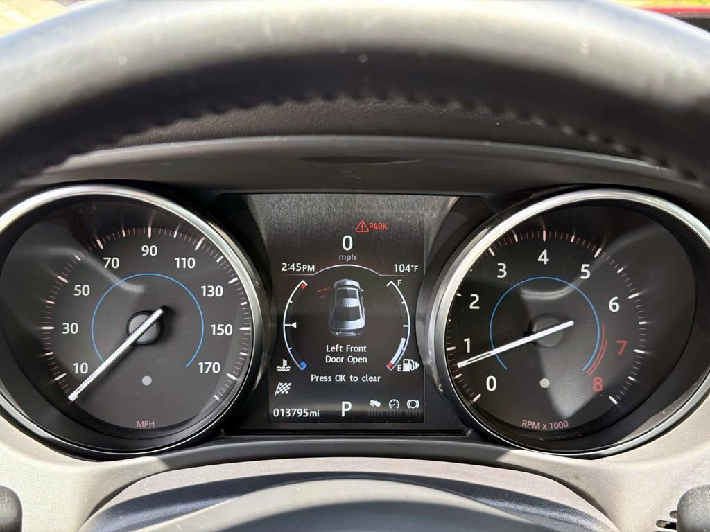 Used 2017 Jaguar XE Premium RWD image 28