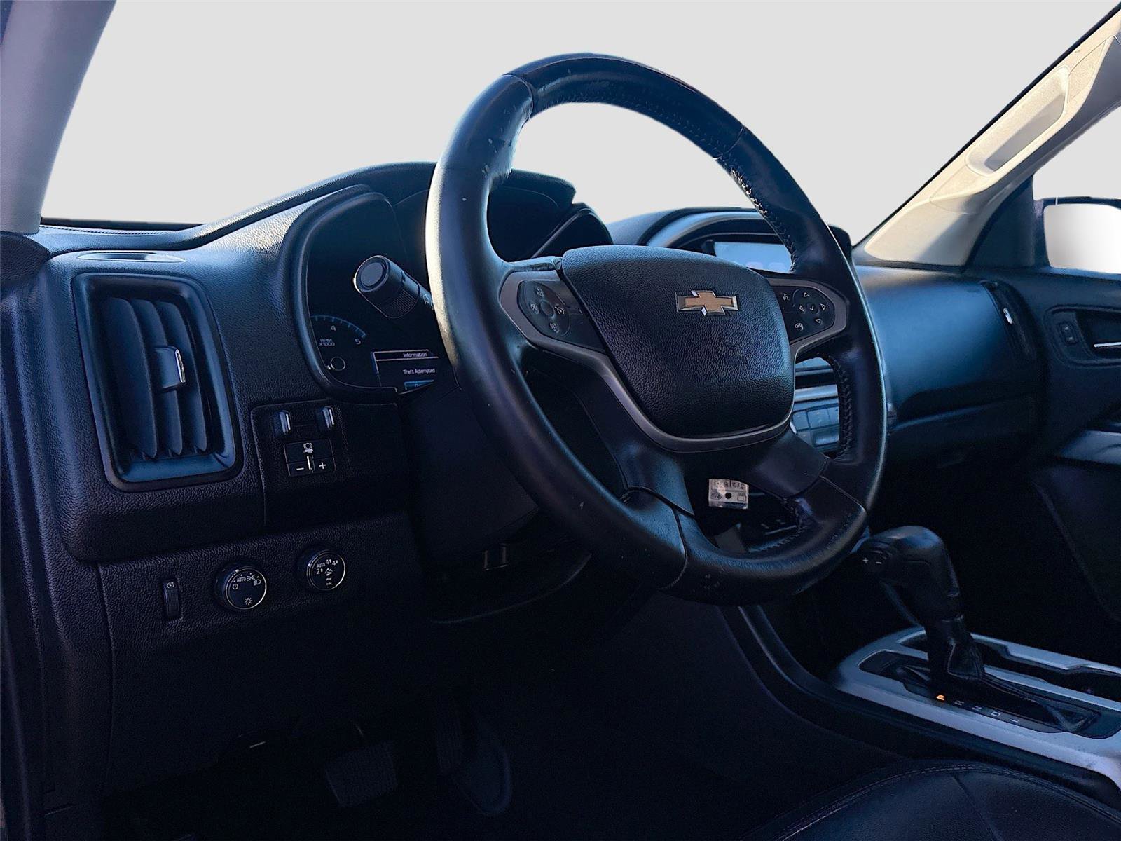 Used 2018 Chevrolet Colorado ZR2 image 9