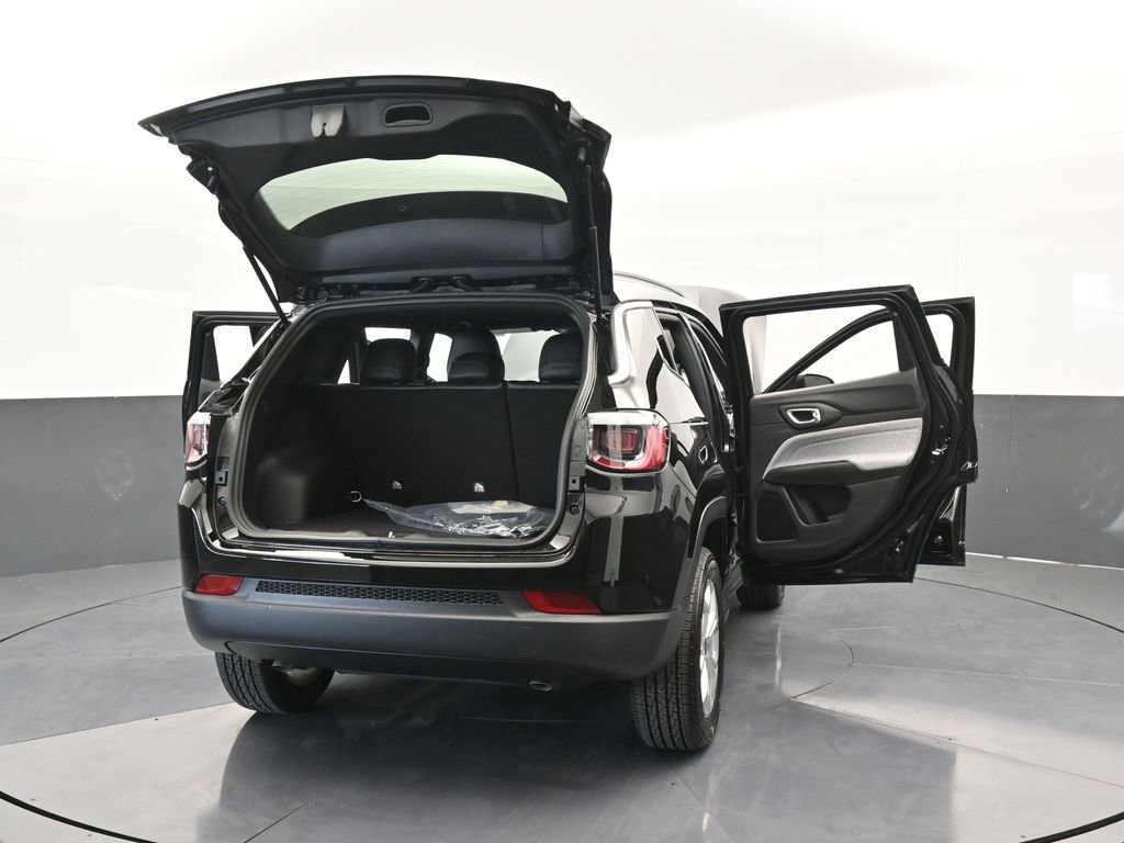 Used 2025 Jeep Compass Latitude image 67