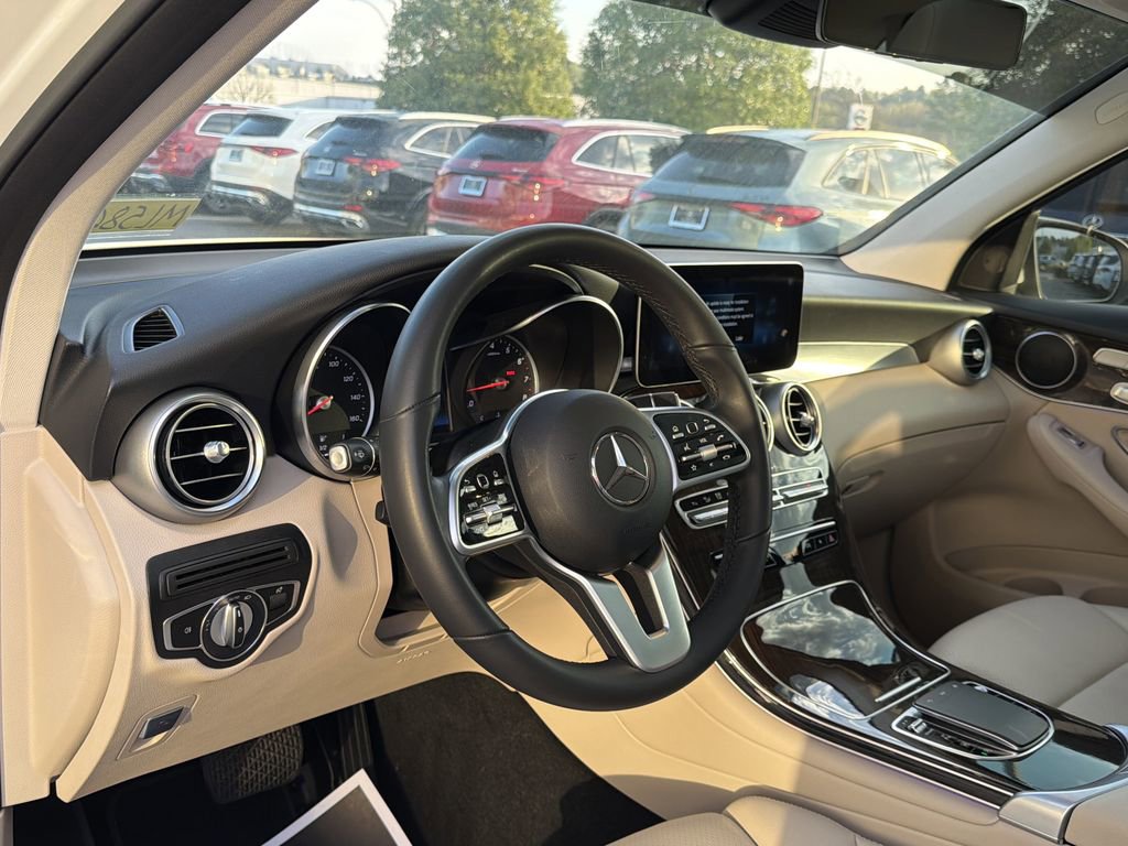Used 2022 Mercedes-Benz GLC 300 4MATIC image 10