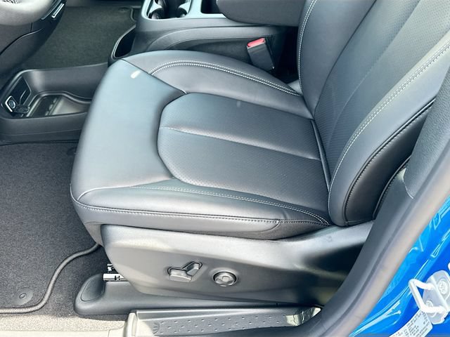 New 2026 Chrysler Pacifica Select w/ S Appearance Package FWD image 14