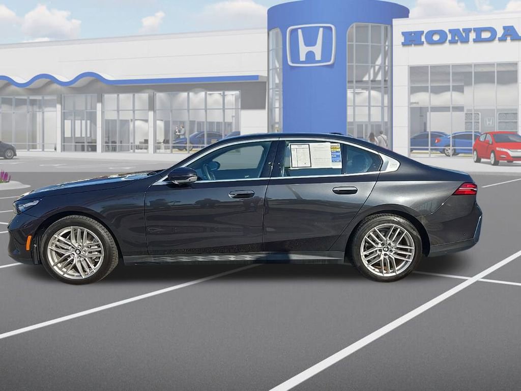 Used 2024 BMW 530i xDrive w/ Premium Package image 6