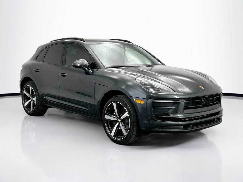 Used 2026 Porsche Macan AWD/4WD image 9