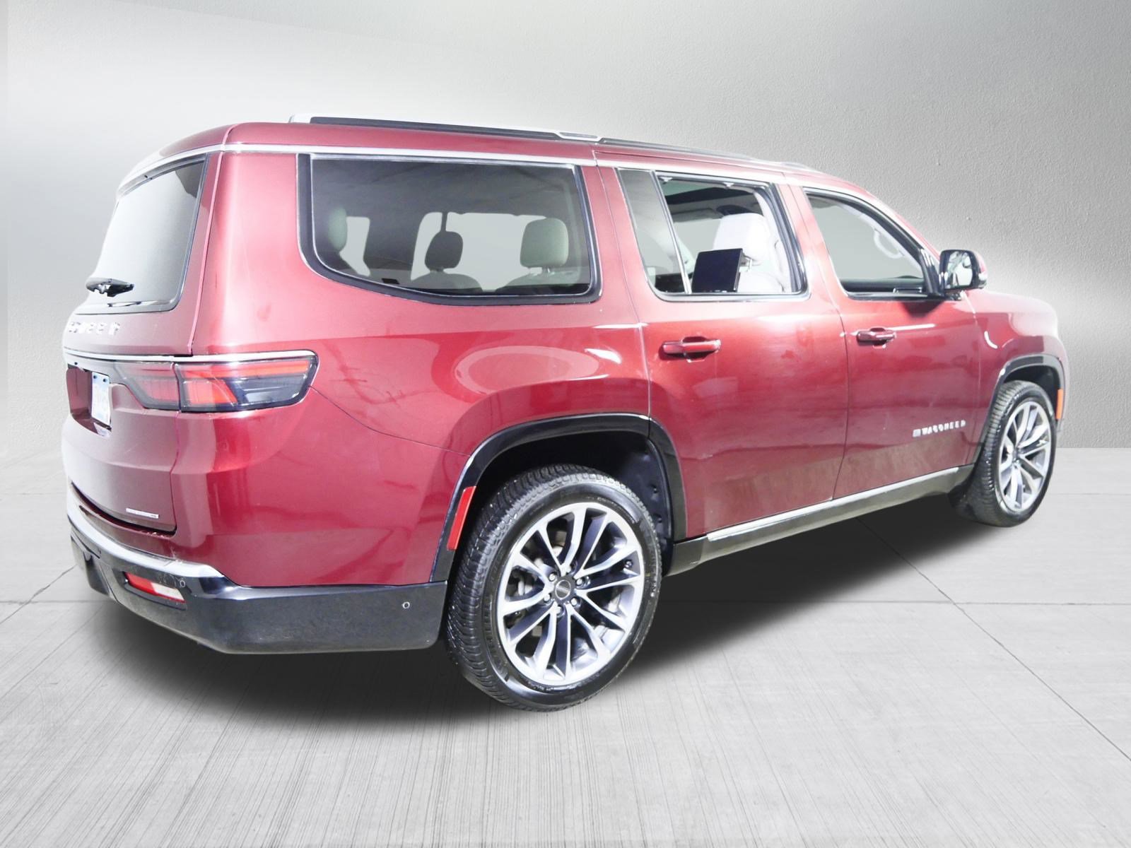 Used 2022 Jeep Wagoneer Series III w/ Premium Group I image 7