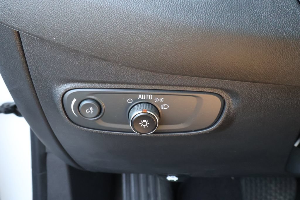Used 2024 Chevrolet Equinox LT FWD image 15