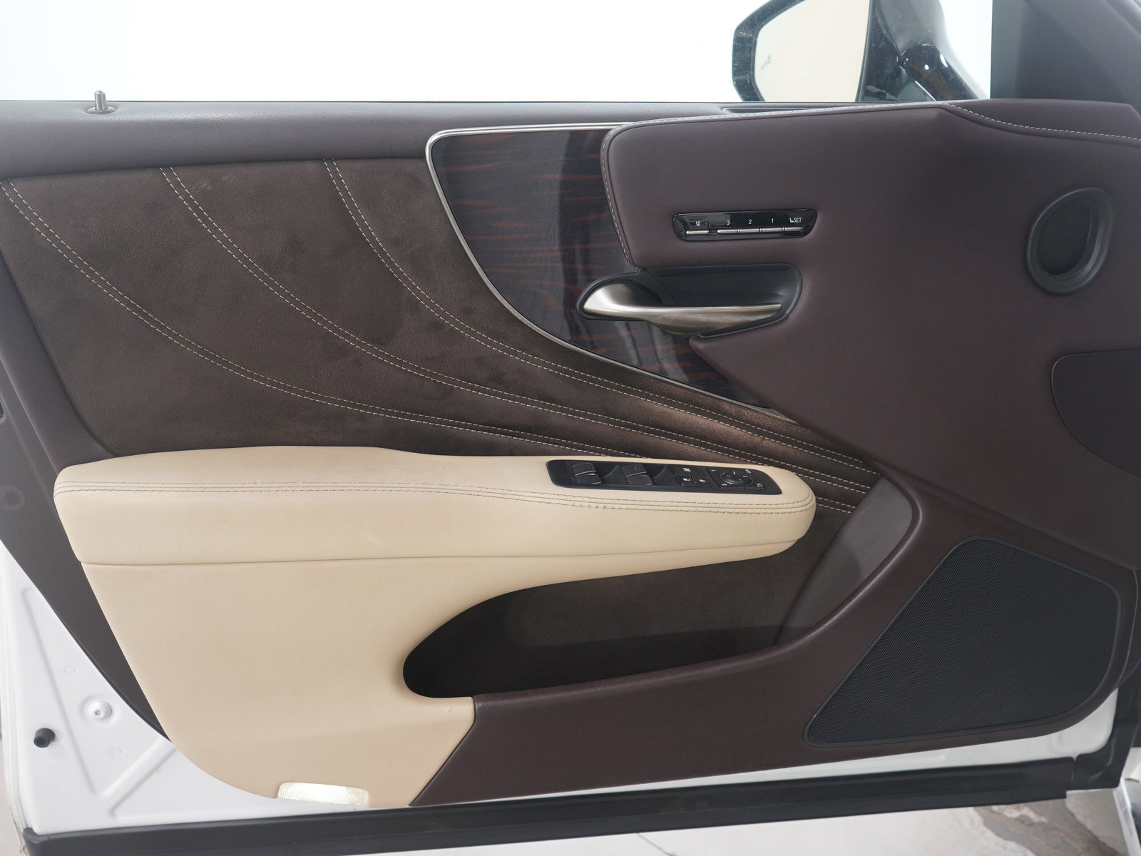 Used 2019 Lexus LS 500 AWD w/ Interior Upgrade Package image 22
