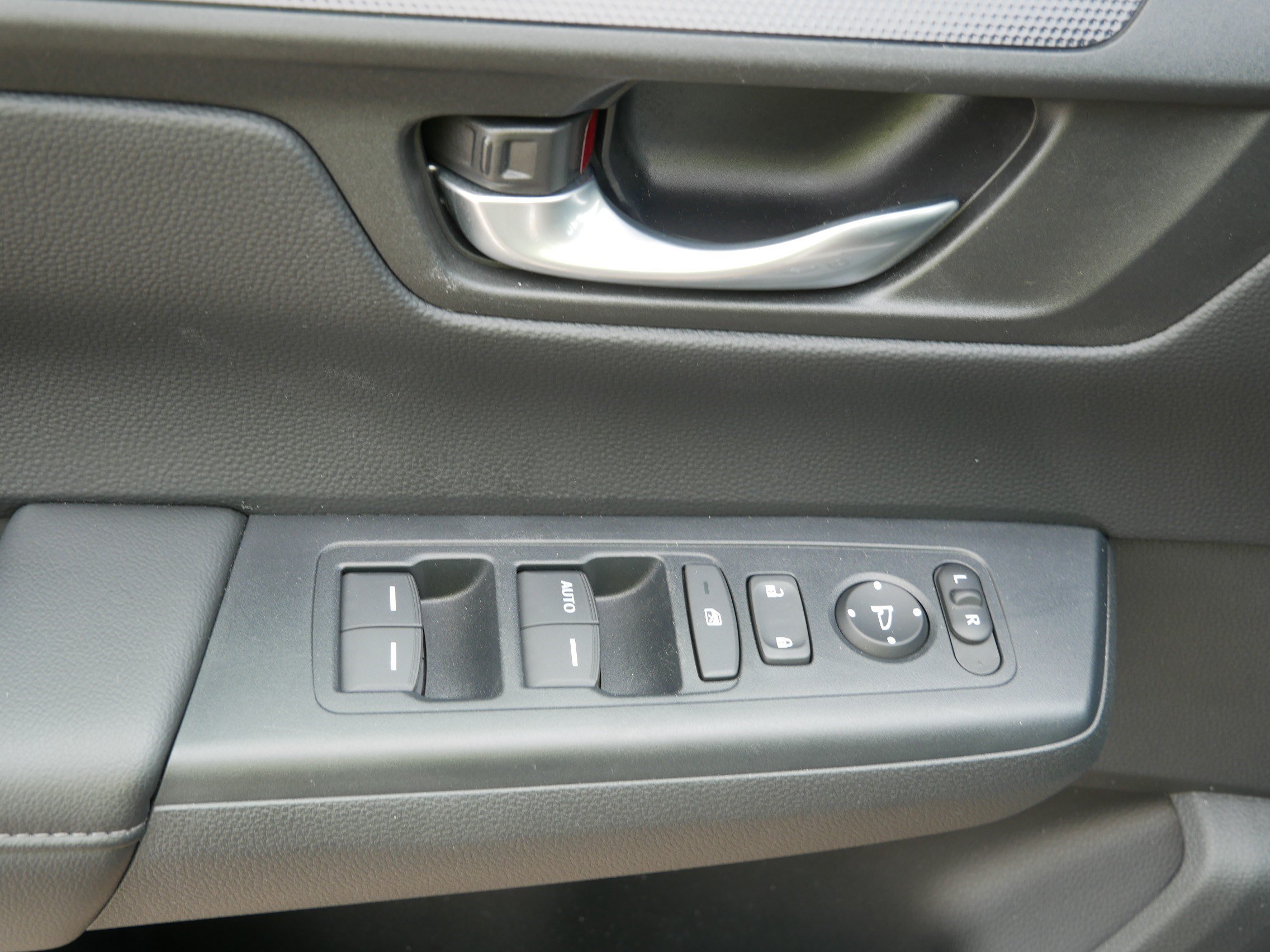 Used 2024 Honda CR-V LX image 19