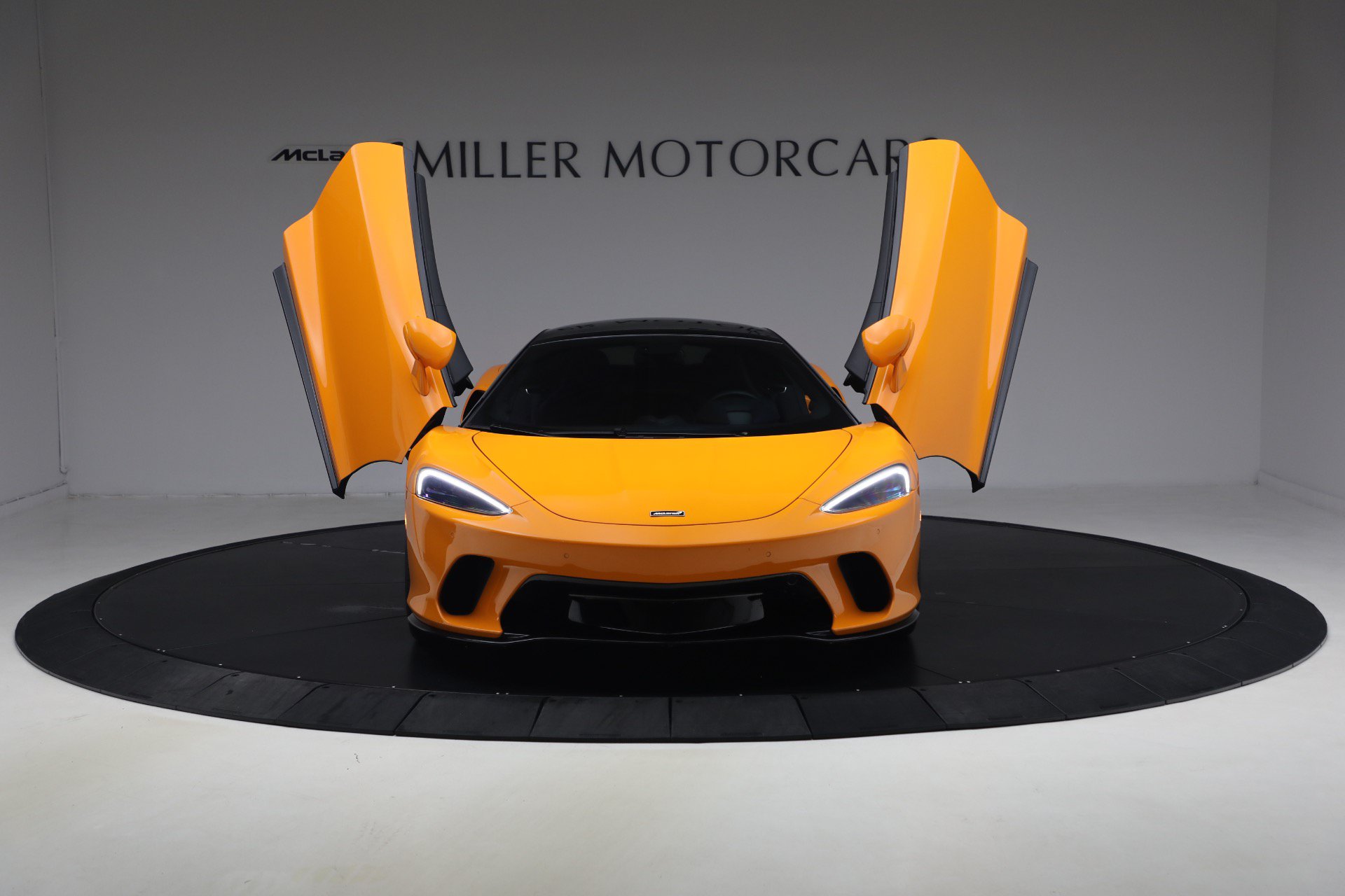Used 2023 McLaren GT RWD image 35