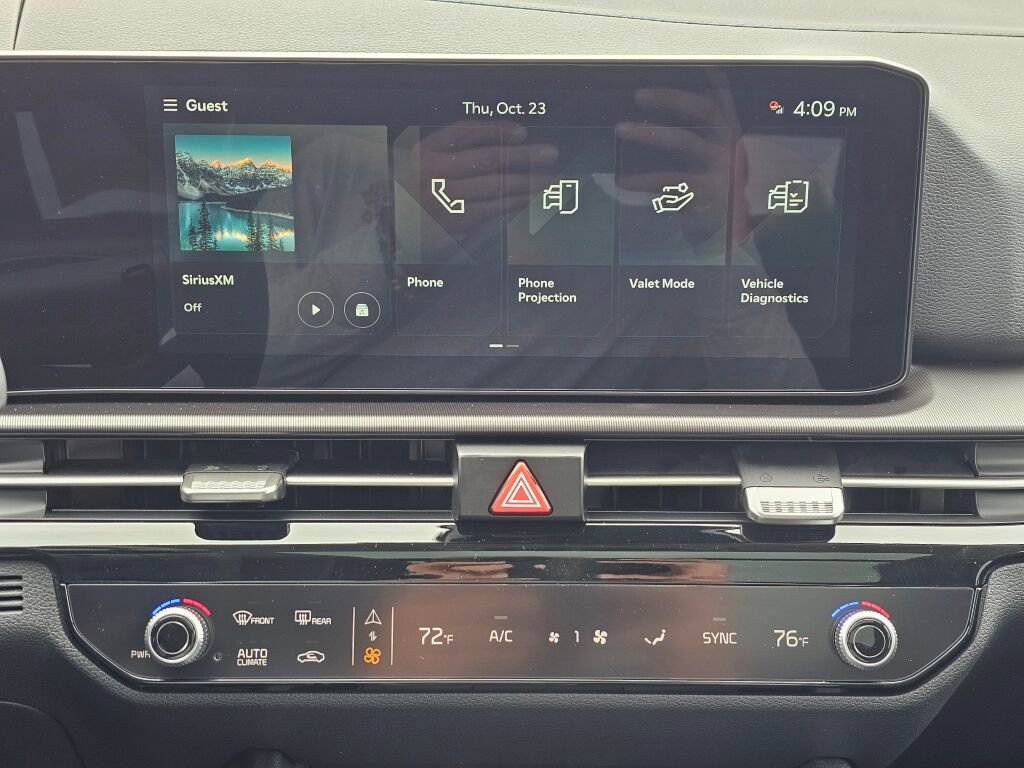 New 2026 Kia Sportage EX w/ EX Panorama Roof Package image 13